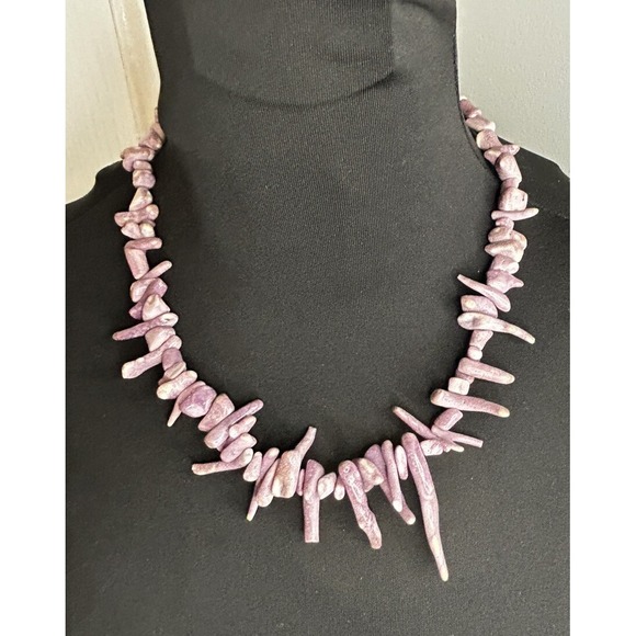Vintage RARE Natural Purple Lavender Branch Coral NAVAJO Sterling Lock Necklace‎ - Picture 2 of 6